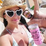 Cliente Giuly Thomas dando una reseña positiva sobre nuestra tienda de ropa y accesorios para niños Mikidis