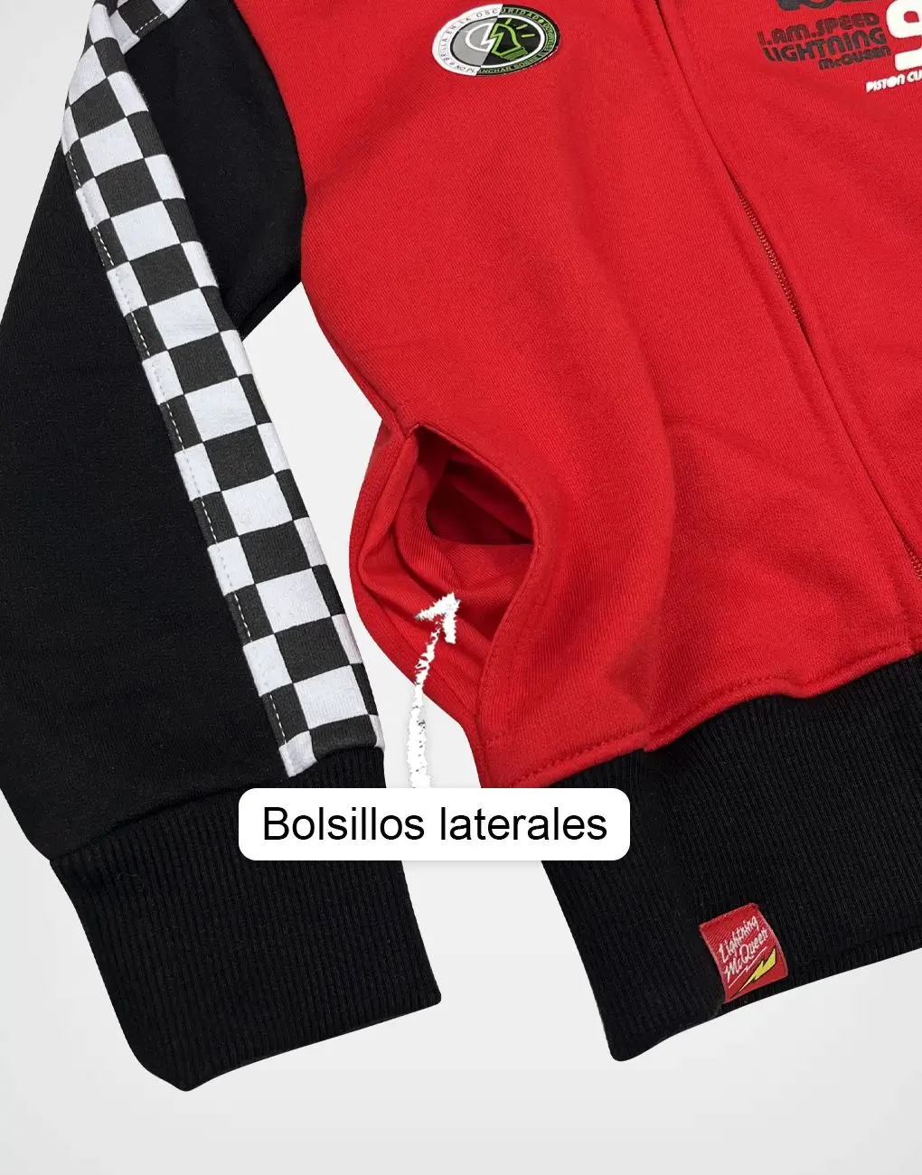 Casaca Con Capucha Cars Rayo McQueen Color Rojo + Negro Para Niños