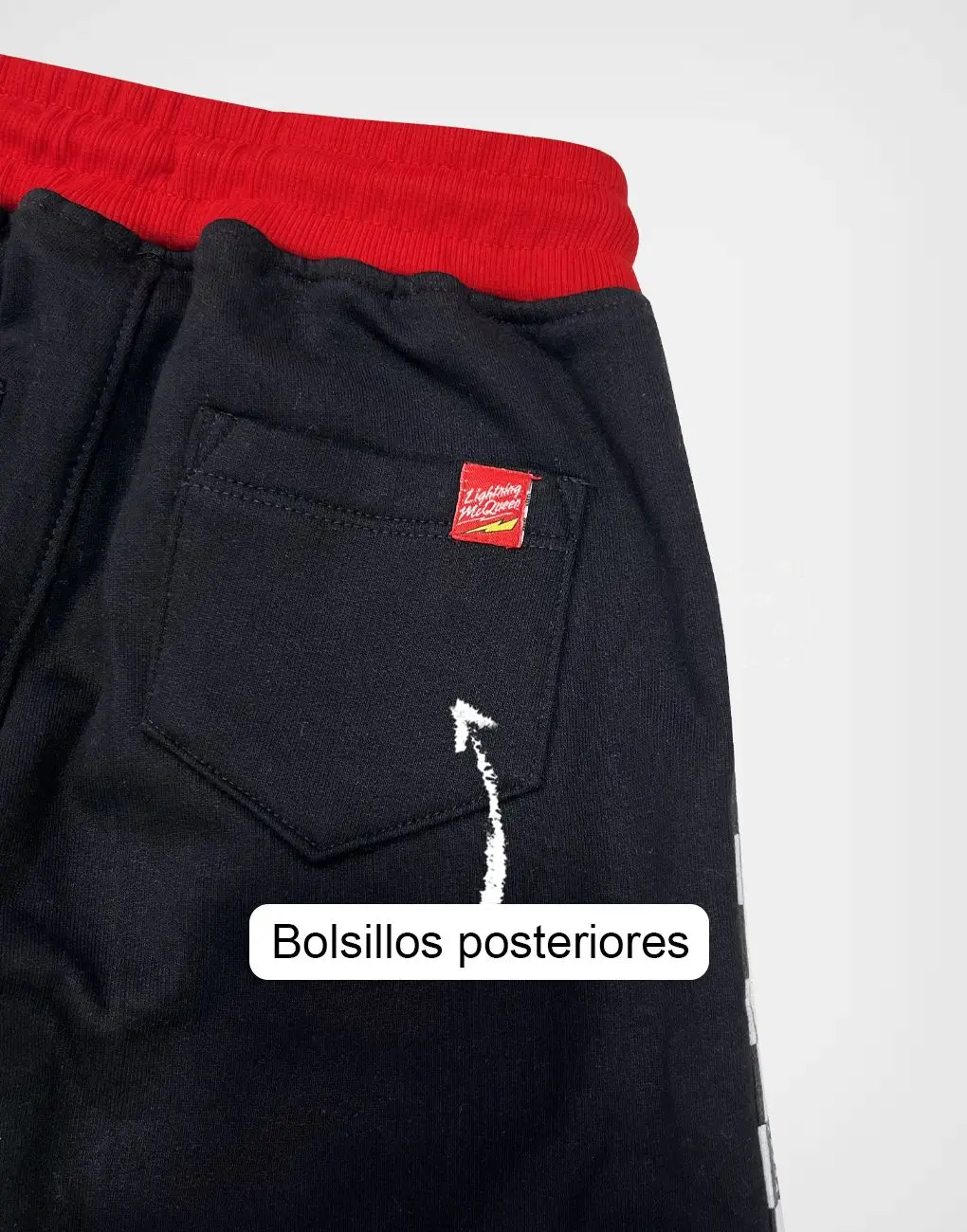 Pantalón Jogger Cars Rayo McQueen Color Negro Para Niños