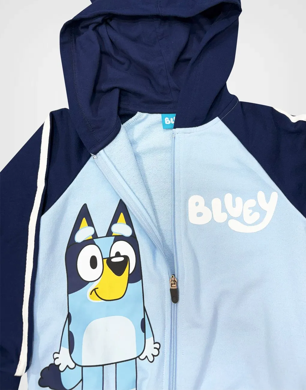 Casaca Con Capucha Bluey Color Celeste + Azul Para Niños
